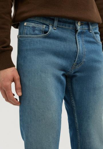 Прямые джинсы