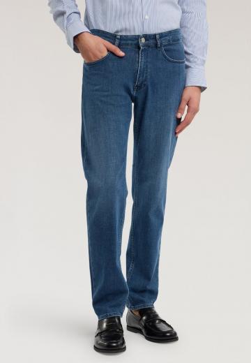Прямые джинсы