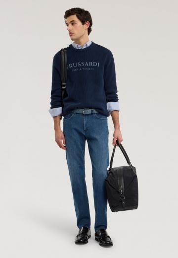 Прямые джинсы