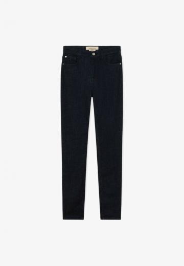 Узкие джинсы