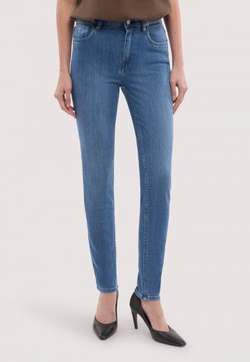 Узкие джинсы