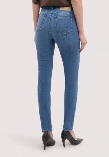 Узкие джинсы