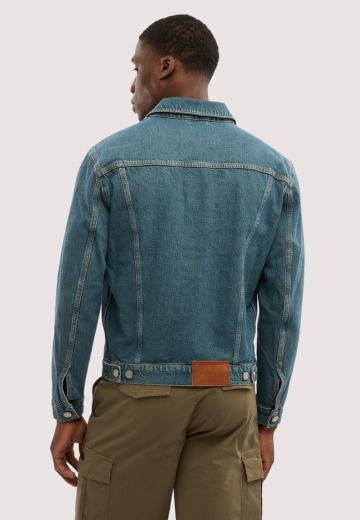 Джинсовая куртка