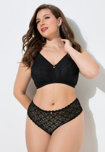 Трусы на бедрах