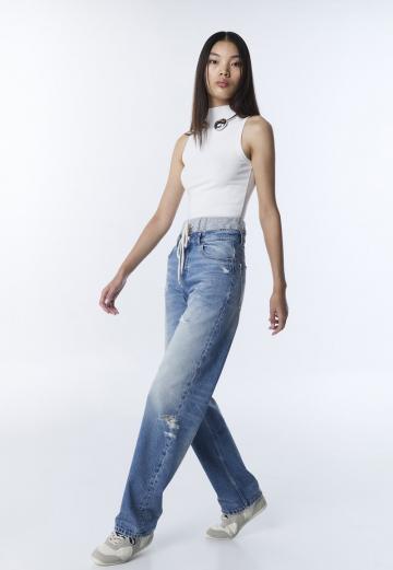 Прямые джинсы