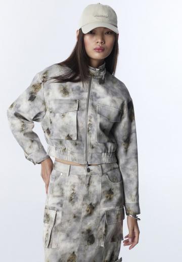 Куртка с накладнымит карманами