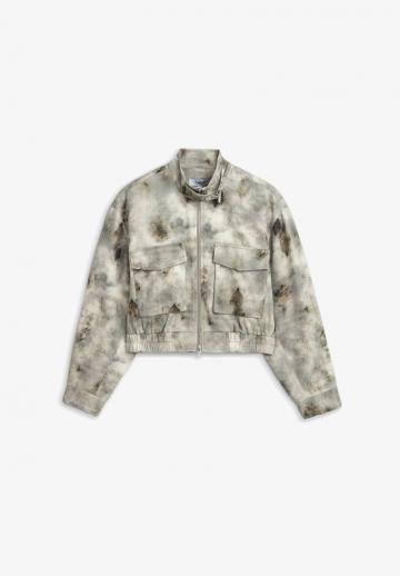 Куртка с накладнымит карманами