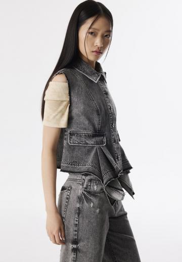 Джинсовая жилетка