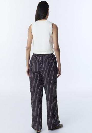 Пуловер без рукавов