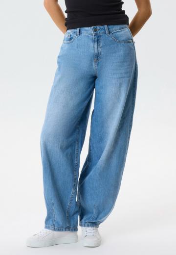 Джинсы