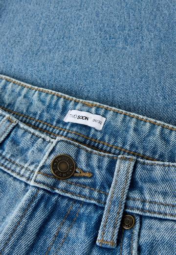 Прямые джинсы