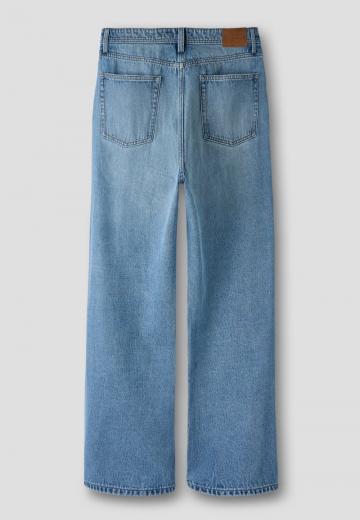 Прямые джинсы