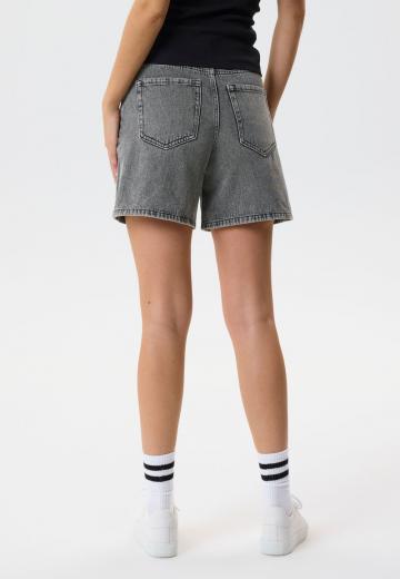 Джинсовые шорты