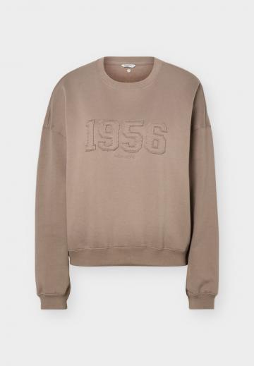 Спортивная толстовка