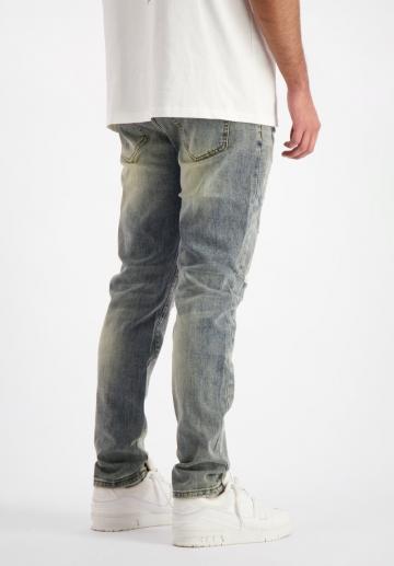 Узкие джинсы