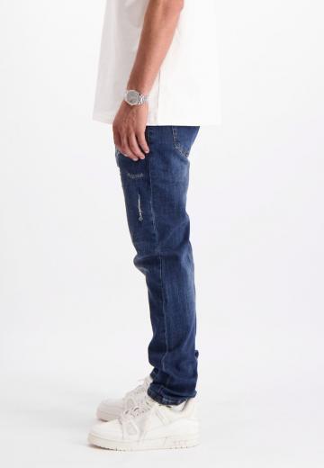 Узкие джинсы