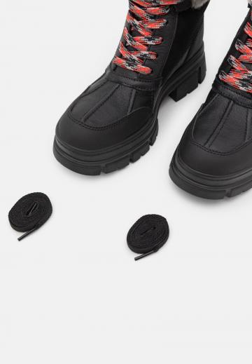 Полусапожки на платформе