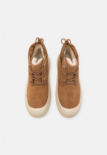 Ботинки на шнуровке