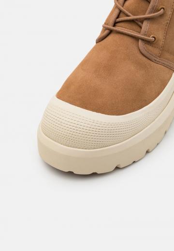 Ботинки на шнуровке