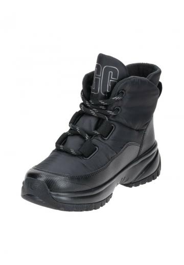 Ботинки на шнуровке