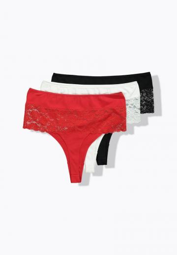 Трусы на бедрах