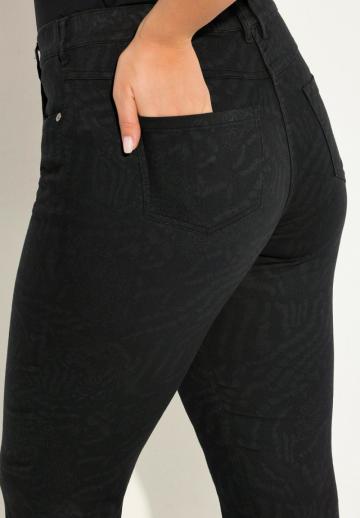 Короткие джинсы