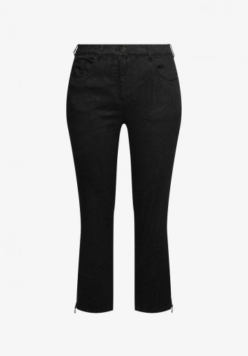 Короткие джинсы