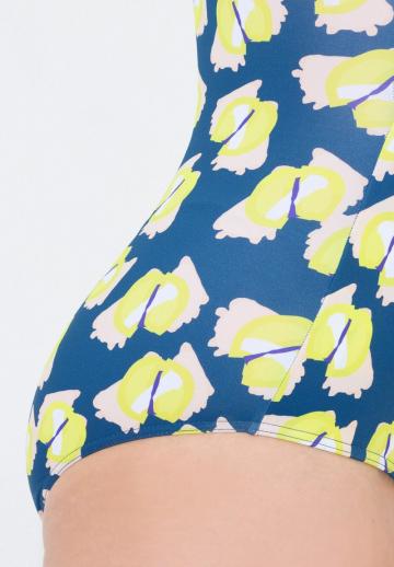 Слитный купальник