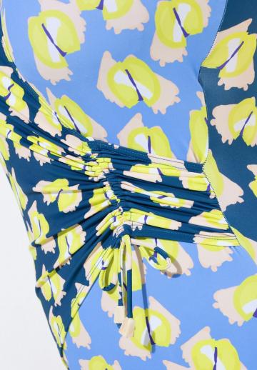 Слитный купальник