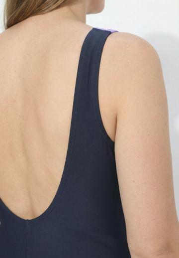 Слитный купальник