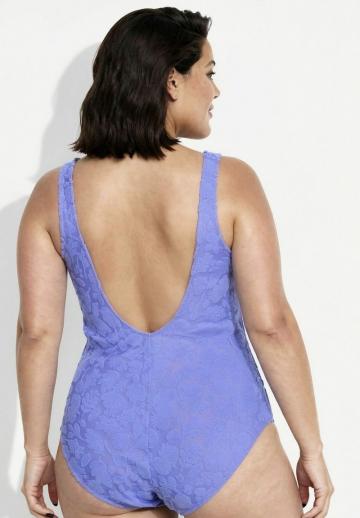 Слитный купальник