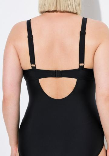 Слитный купальник