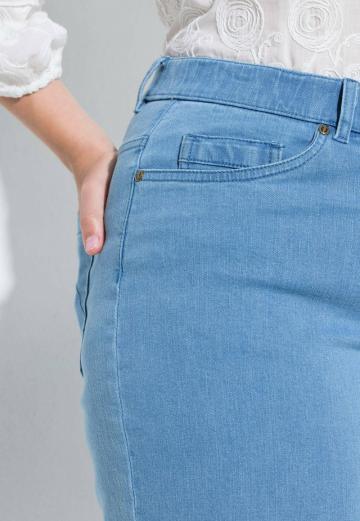 Клешеные джинсы