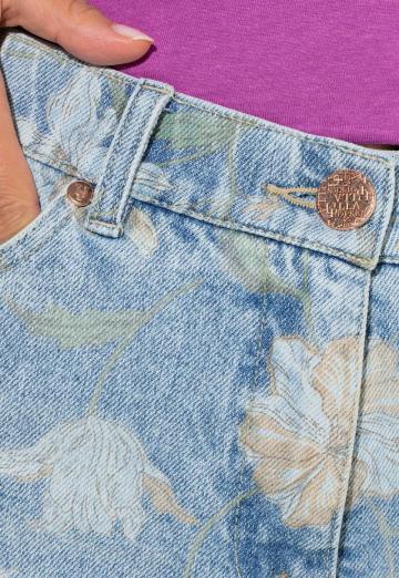 Прямые джинсы