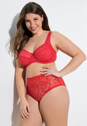 Трусы на бедрах