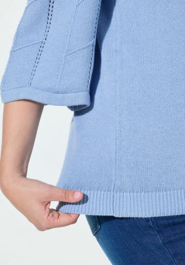 Пуловер с вырезом V