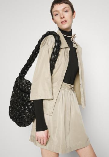 Юбка с накладными карманами