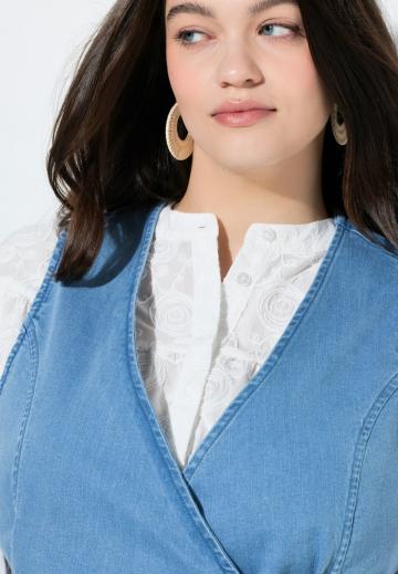 Джинсовая жилетка