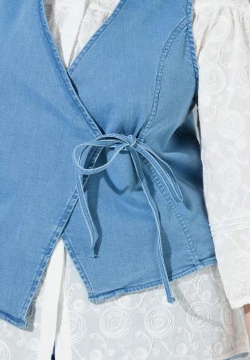 Джинсовая жилетка