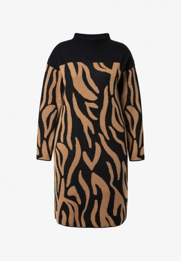 Вязаное платье