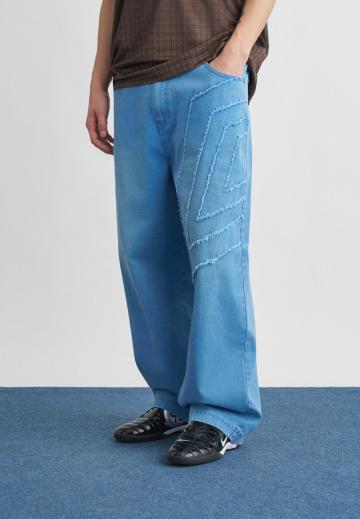 Прямые джинсы