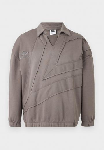 Спортивная кофта