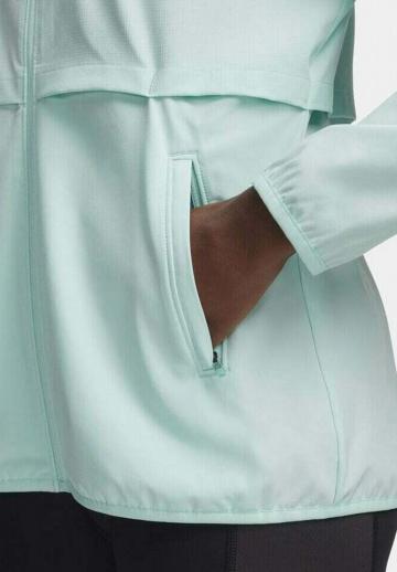 Спортивная куртка