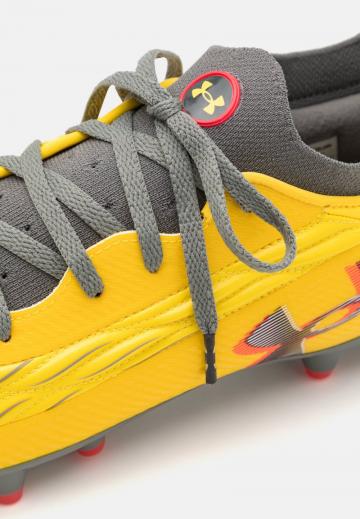 Футбольные бутсы