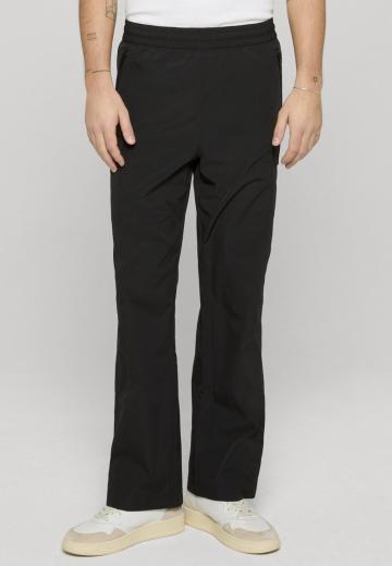 Брюки с накладными карманами