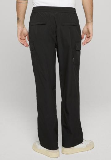 Брюки с накладными карманами