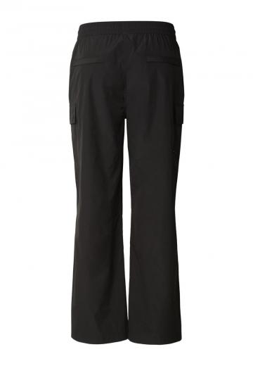 Брюки с накладными карманами