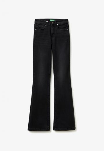 Клешеные джинсы