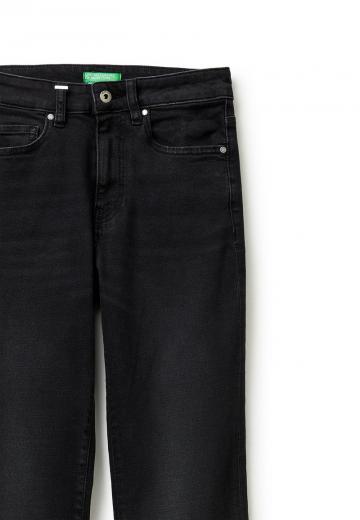 Клешеные джинсы