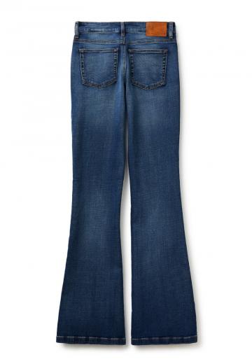 Клешеные джинсы